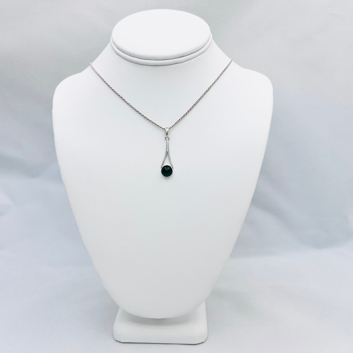 8mm Round Green Agate .925 Silver Pendant on 1.4mm 18" Reverse Double Rope Chain