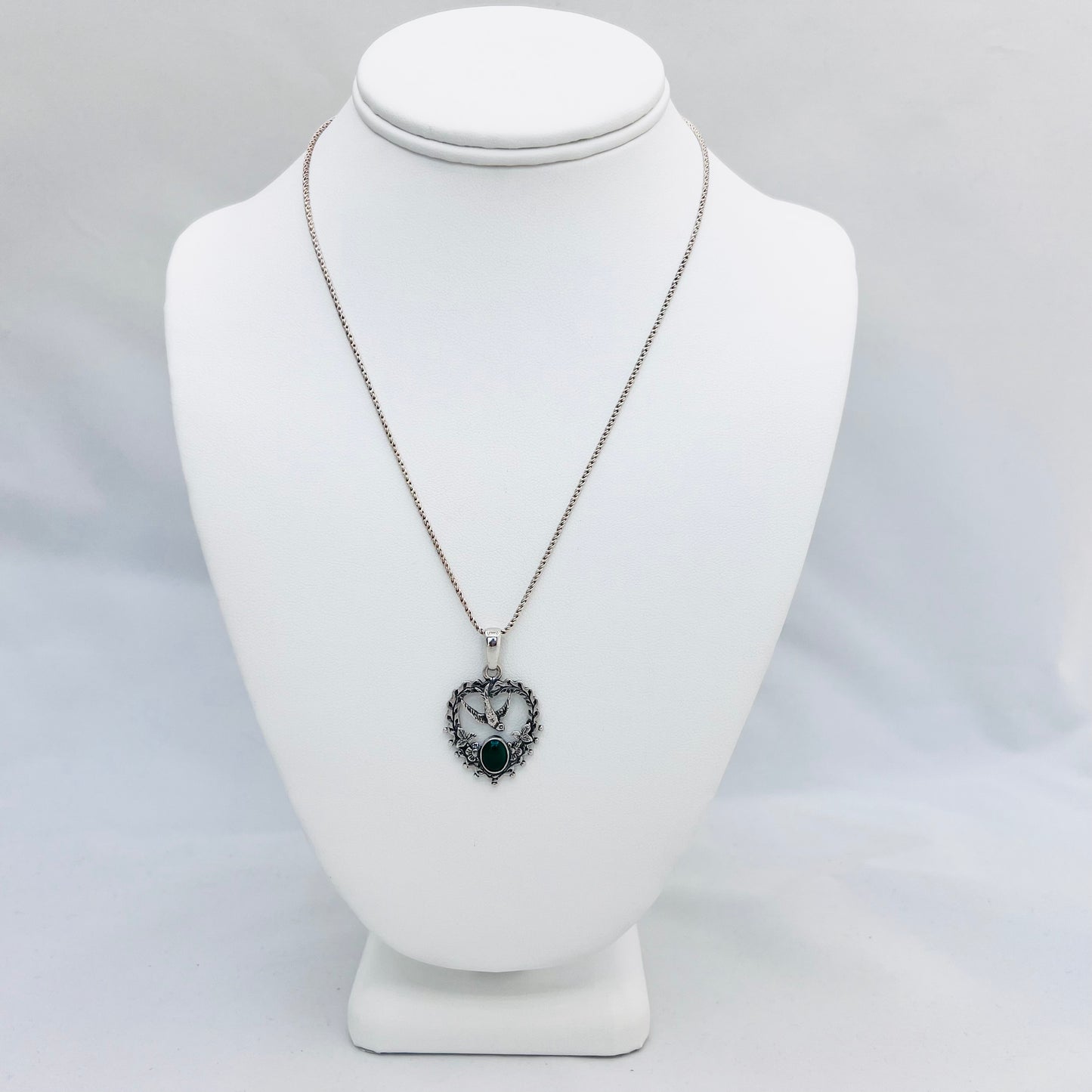 Green Agate 8x6 Oval Cabochon Bird Pendant on  .925 Silver 1.4mm 18" Reverse Double Rope Chain Necklace